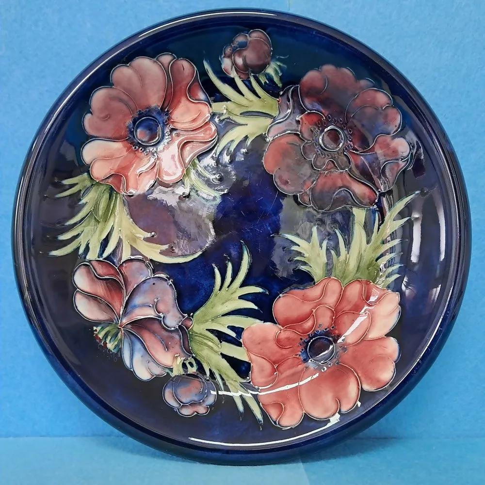 A Moorcroft Shallow Bowl 1953-78 (Dia 8.62") in the Anemone Design