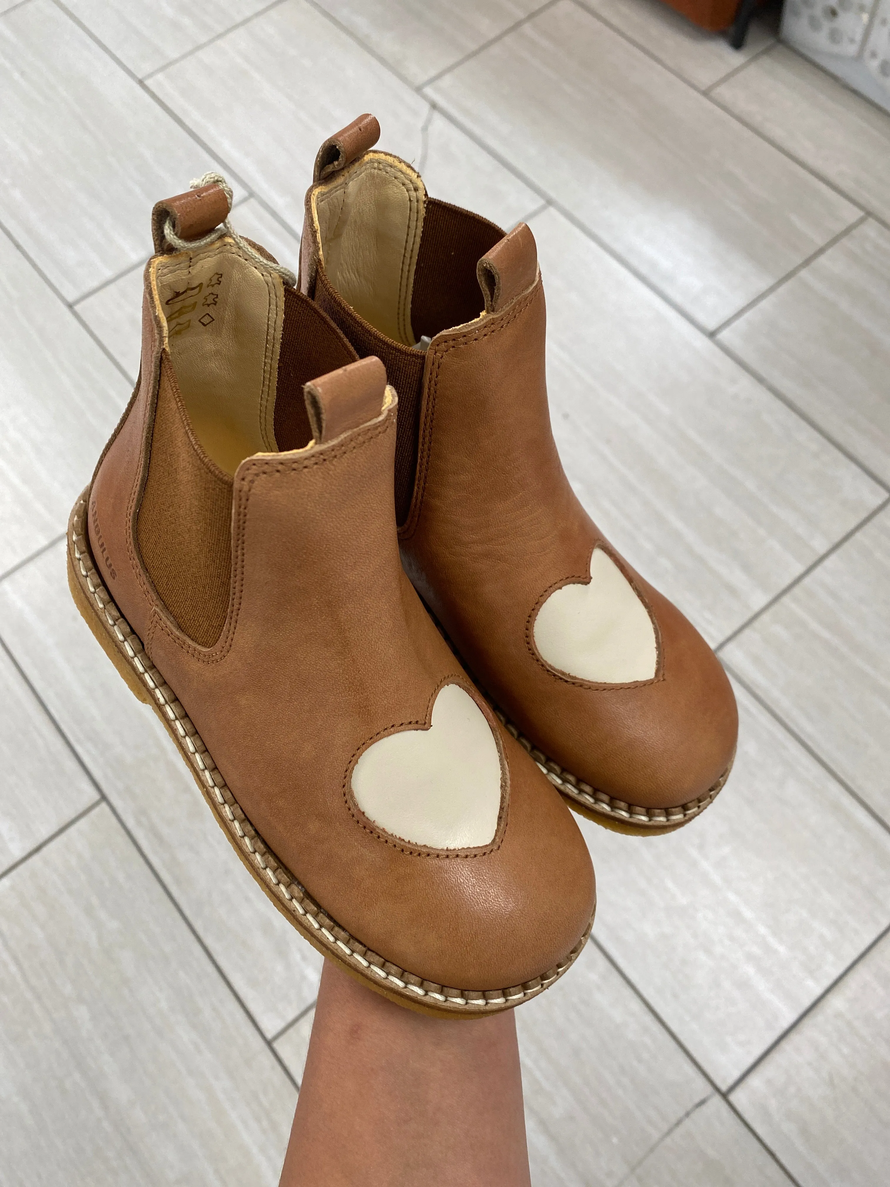 Angulus Tan Heart Boot