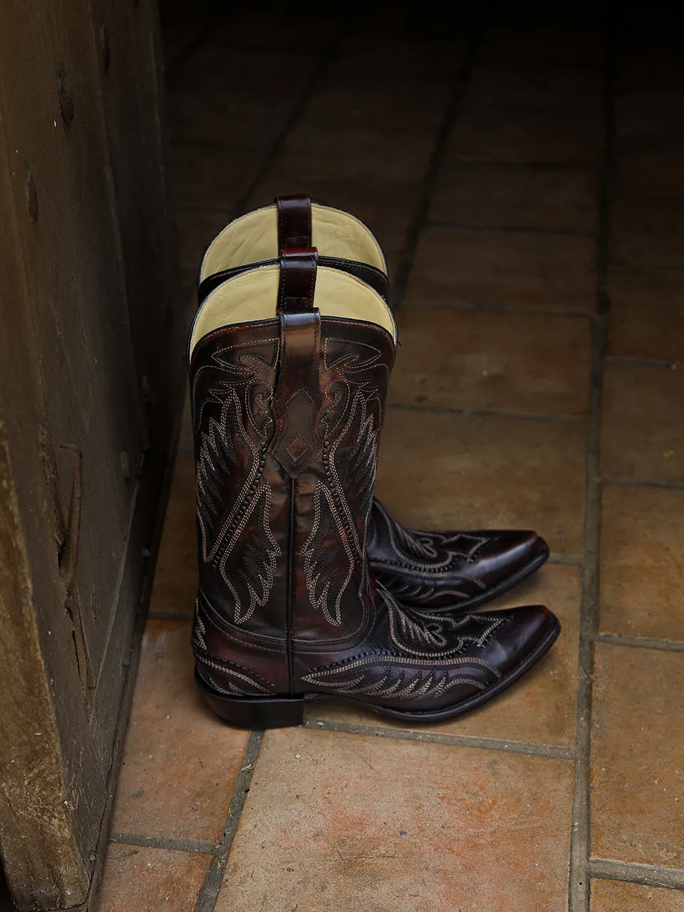 C4150 - MEN'S WOVEN DETAIL WITH EMBROIDERY BROWN SNIP TOE COWBOY BOOT