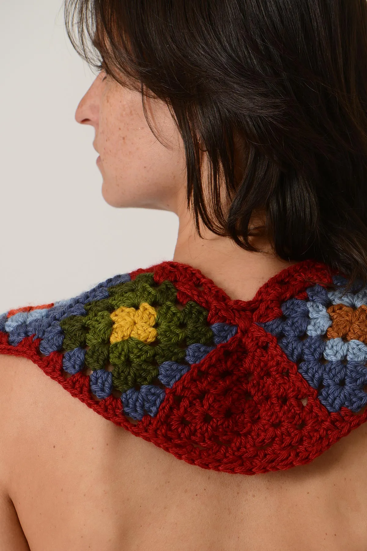 EARLYMADE Hand-knitted Granny Squares Collar — MULTI / HEART RED — UNIQUE — LAST PIECE