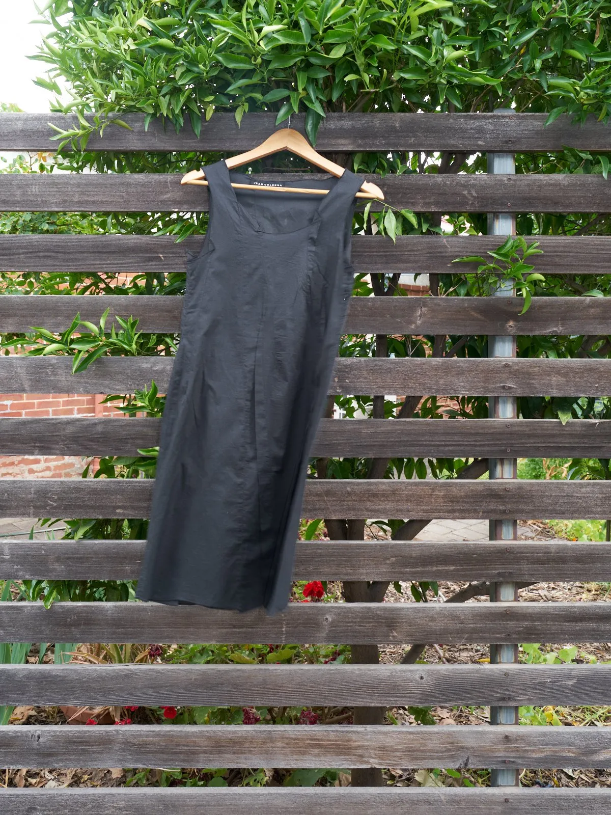 Jean Colonna 1990s black cotton exterior dart sleeveless dress - womens 38 36