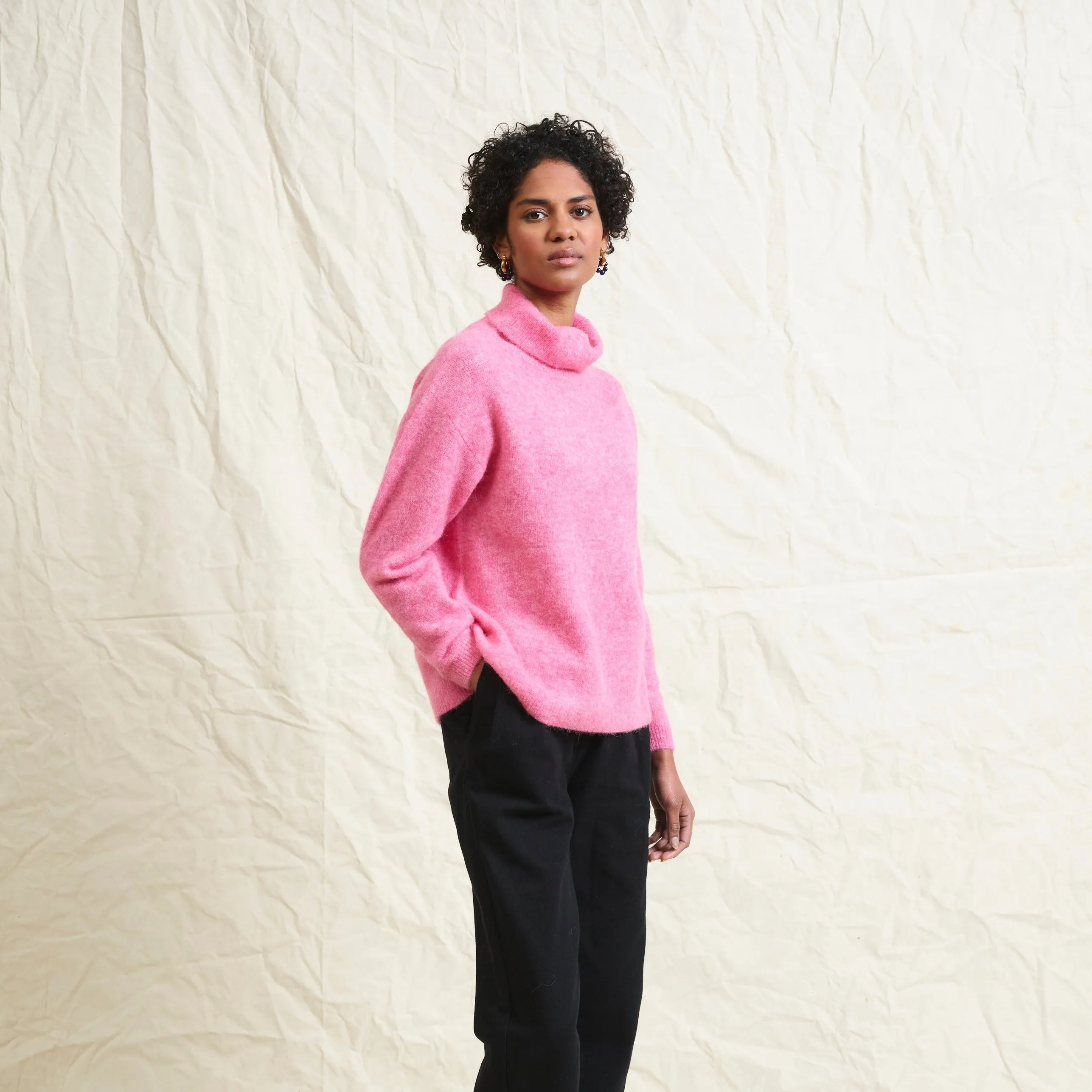 Lowie Bubblegum Alpaca Slouchy Roll Neck